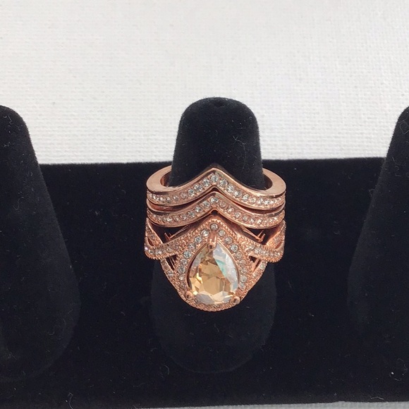 3 Piece ring set with Marquis center stone - Picture 9 of 11